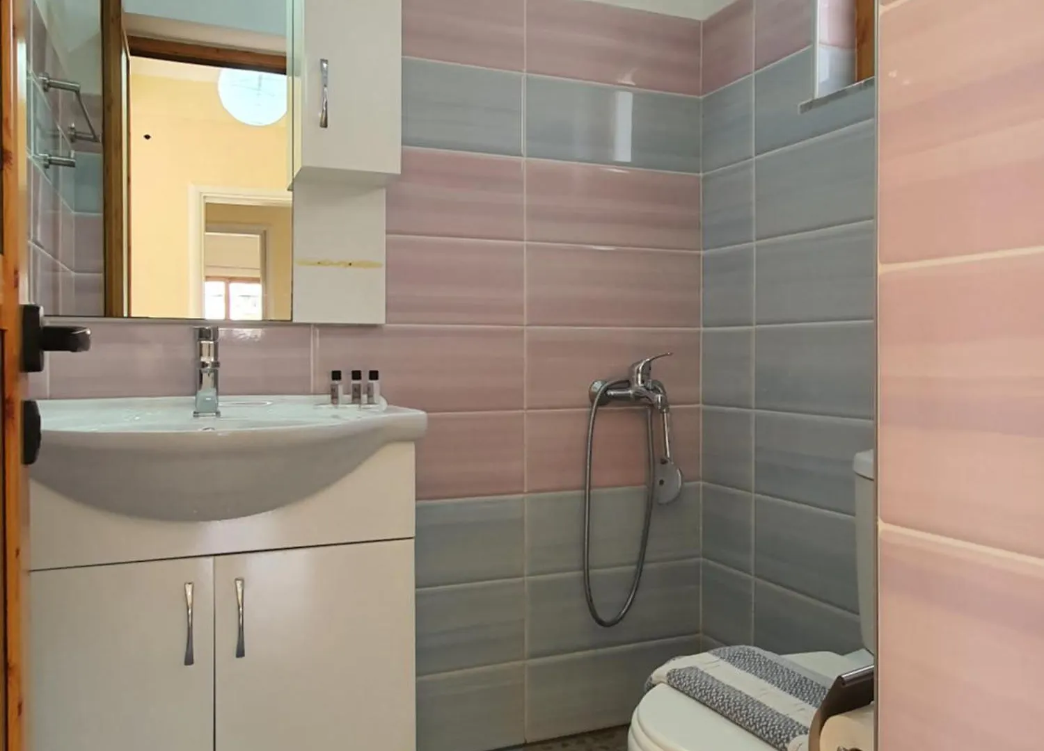 Mintt Hotel كساميل 3*,  ألبانيا